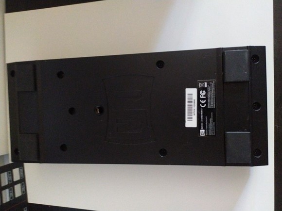 Native Instruments Traktor Kontrol X1 Mk1 DJ Controller - Picture 12 of 12